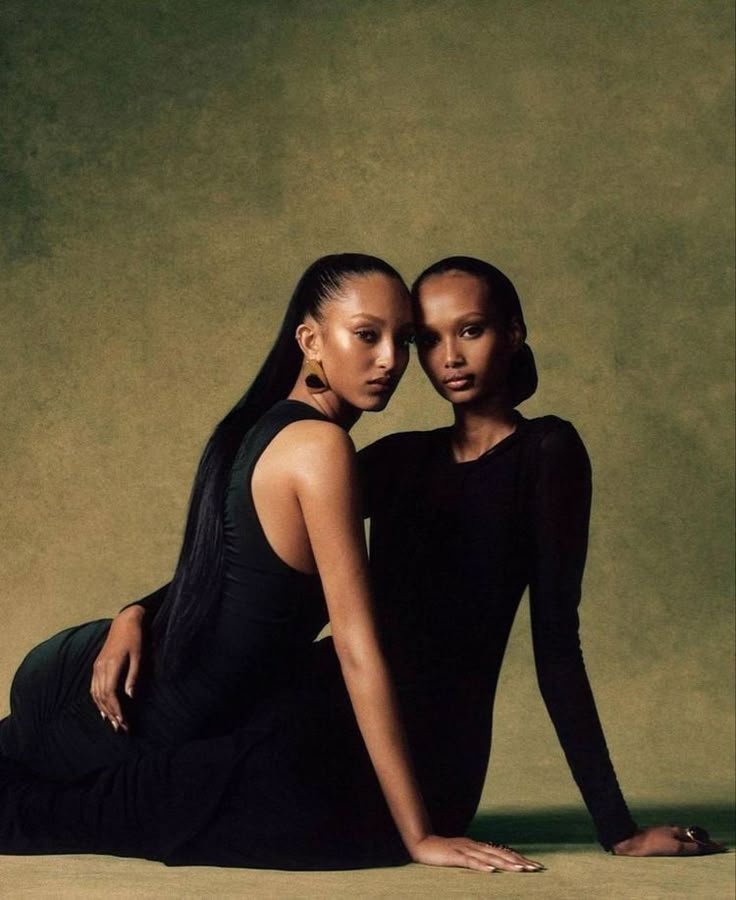 Deux femmes elegantes